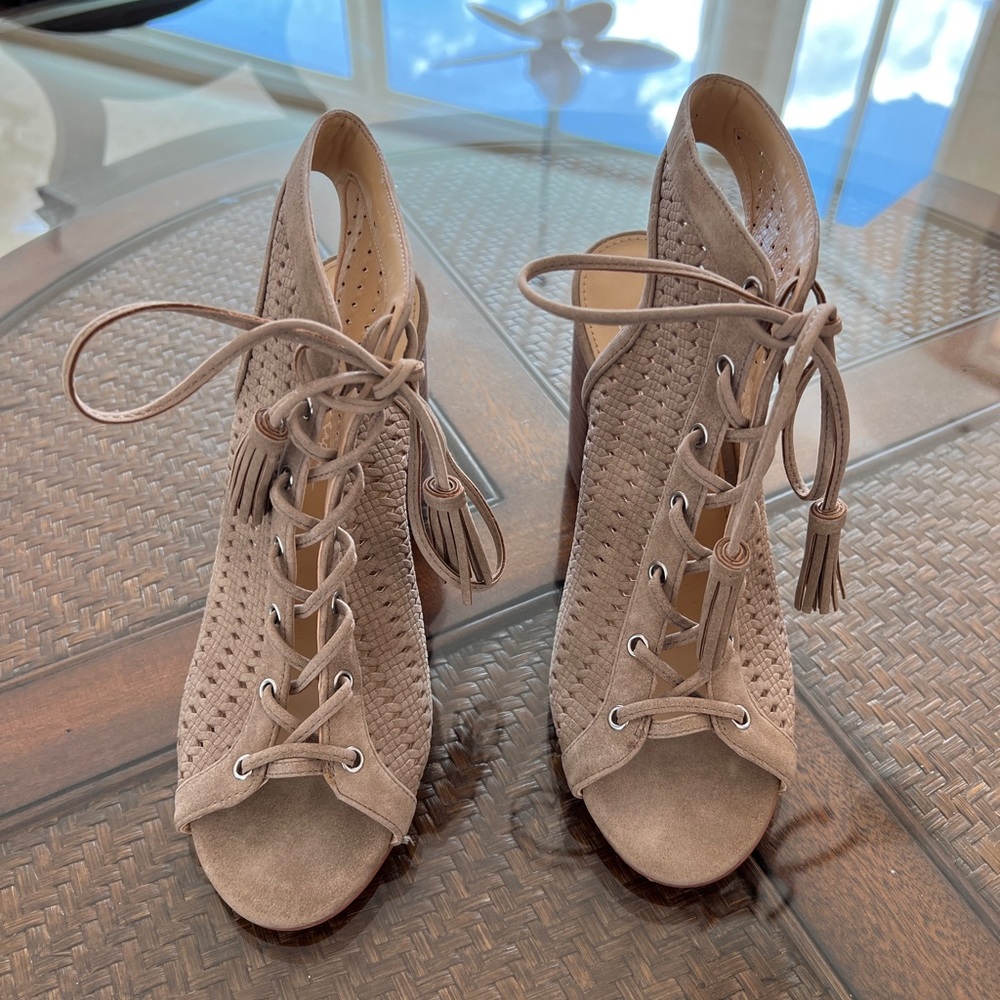 Jessica Simpson nude tie block heel. Size 7.5. Good condition!